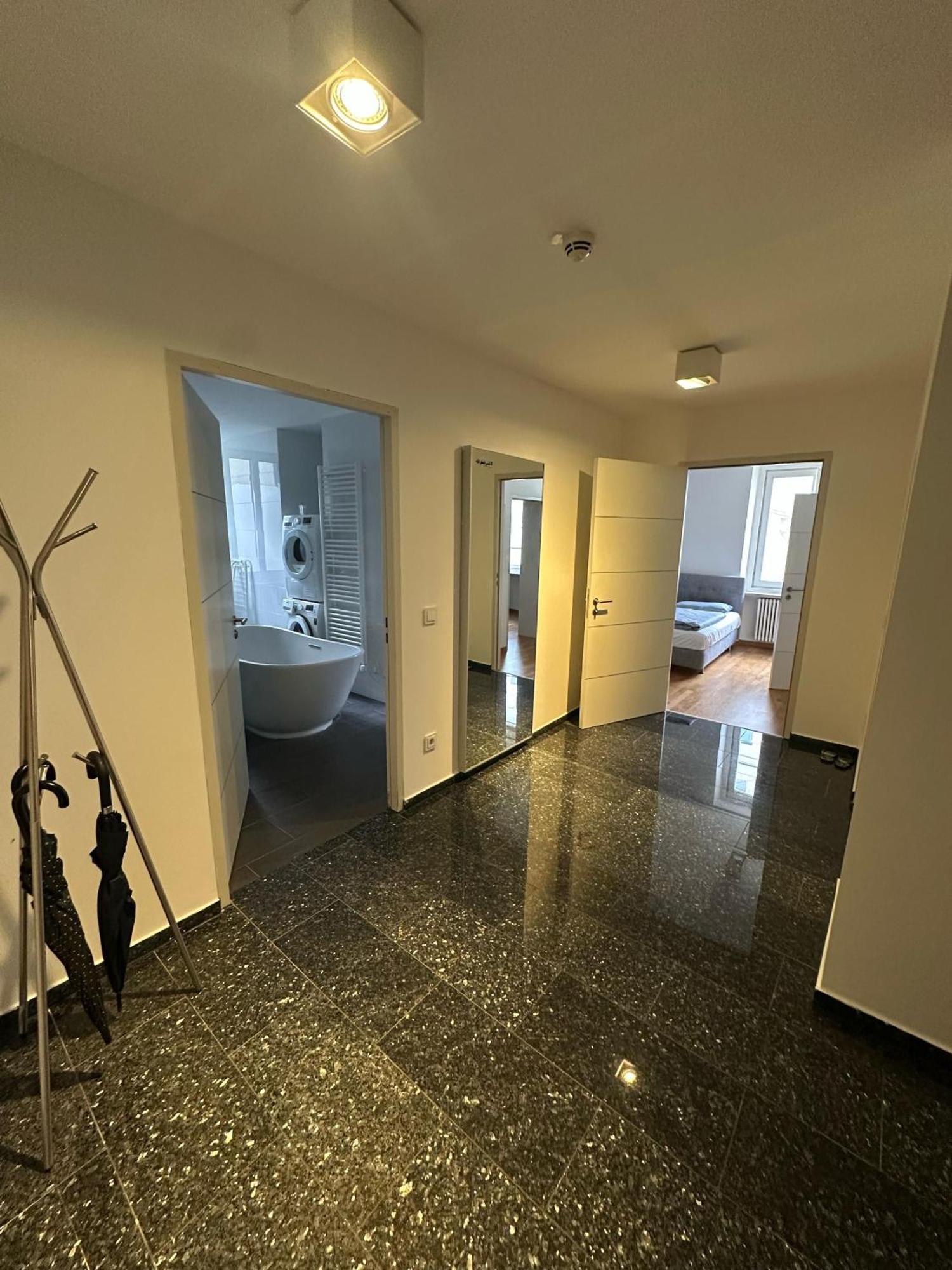 Al Nafurah Apartments München Buitenkant foto