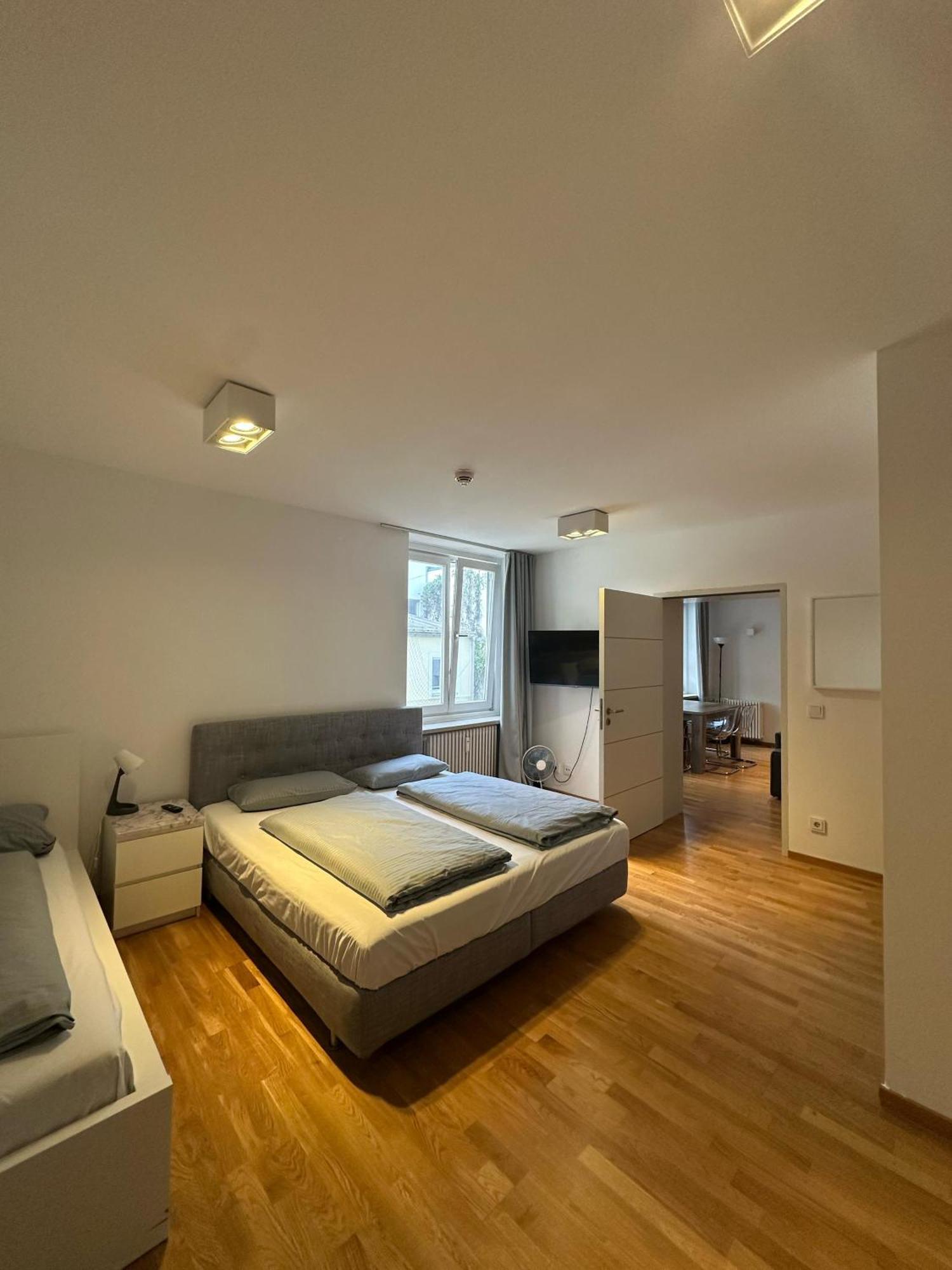 Al Nafurah Apartments München Buitenkant foto