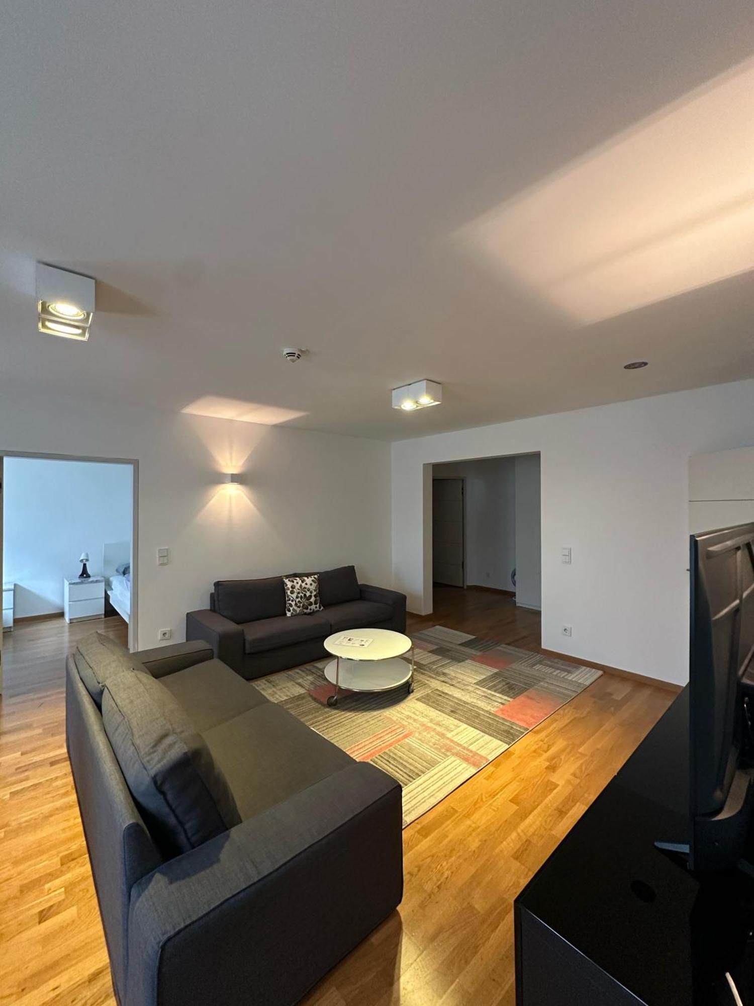 Al Nafurah Apartments München Buitenkant foto