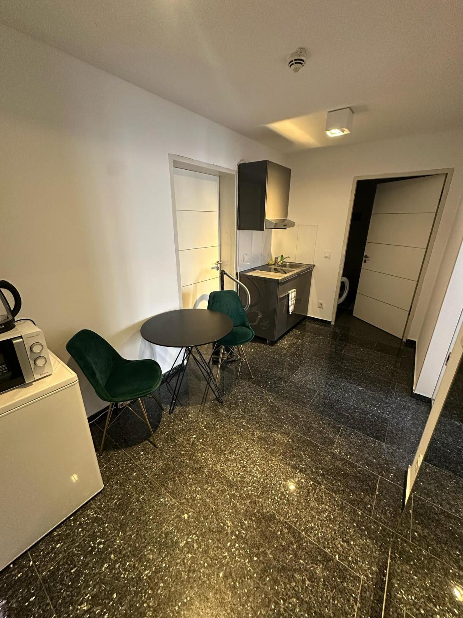 Al Nafurah Apartments München Buitenkant foto