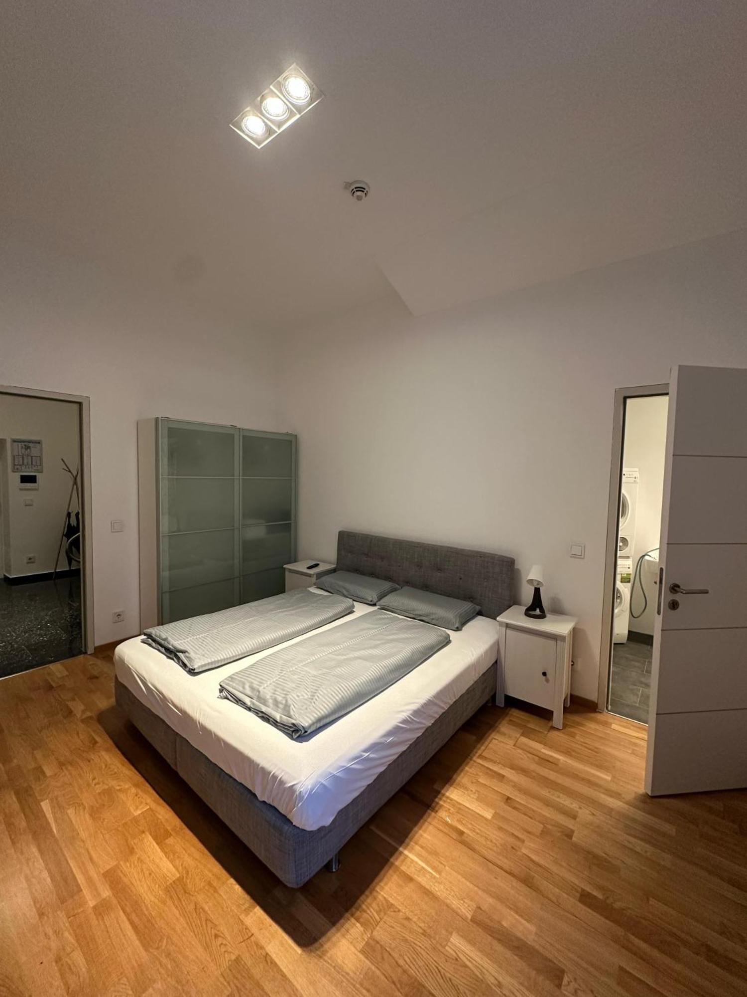 Al Nafurah Apartments München Buitenkant foto